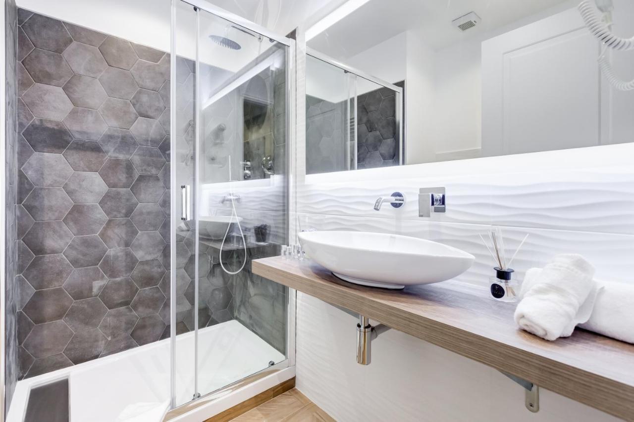 Mellini Palace Suites By Premium Suites Collection Rom Exteriör bild