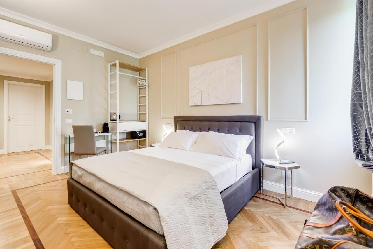 Mellini Palace Suites By Premium Suites Collection Rom Exteriör bild